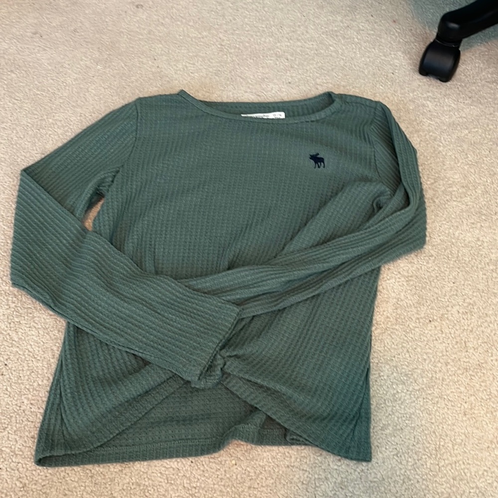 green abercrombie kids long sleeve shirt